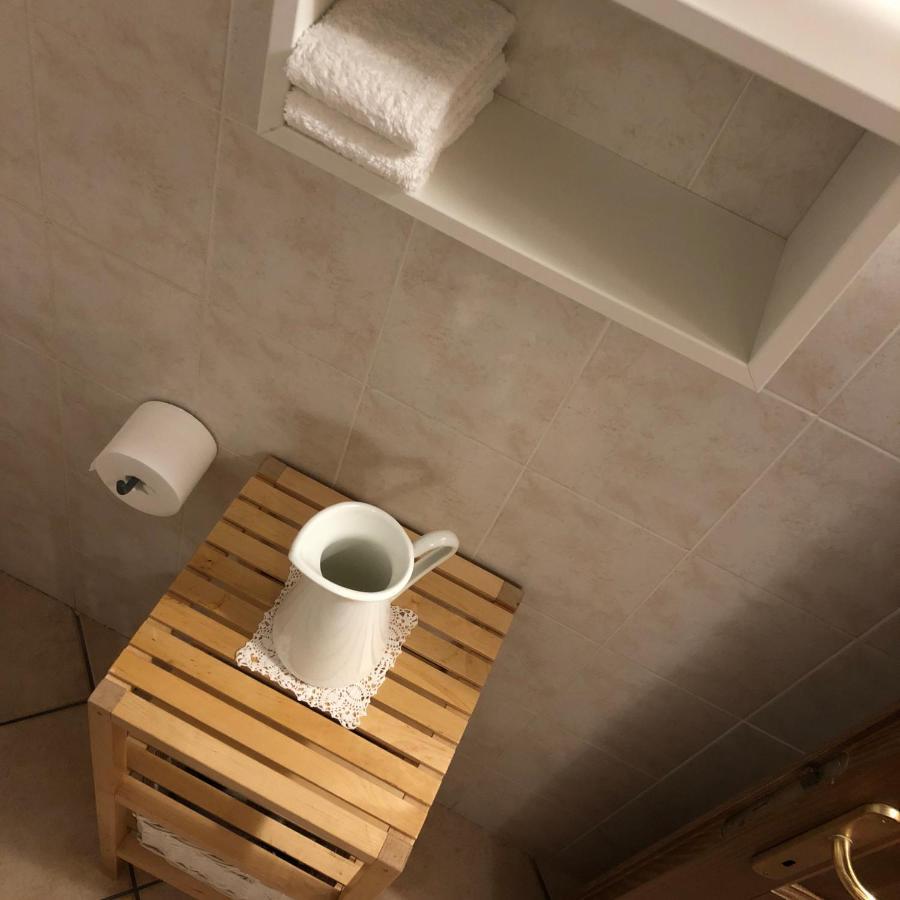 Anitta Guesthouse Кастането Кардучи Екстериор снимка