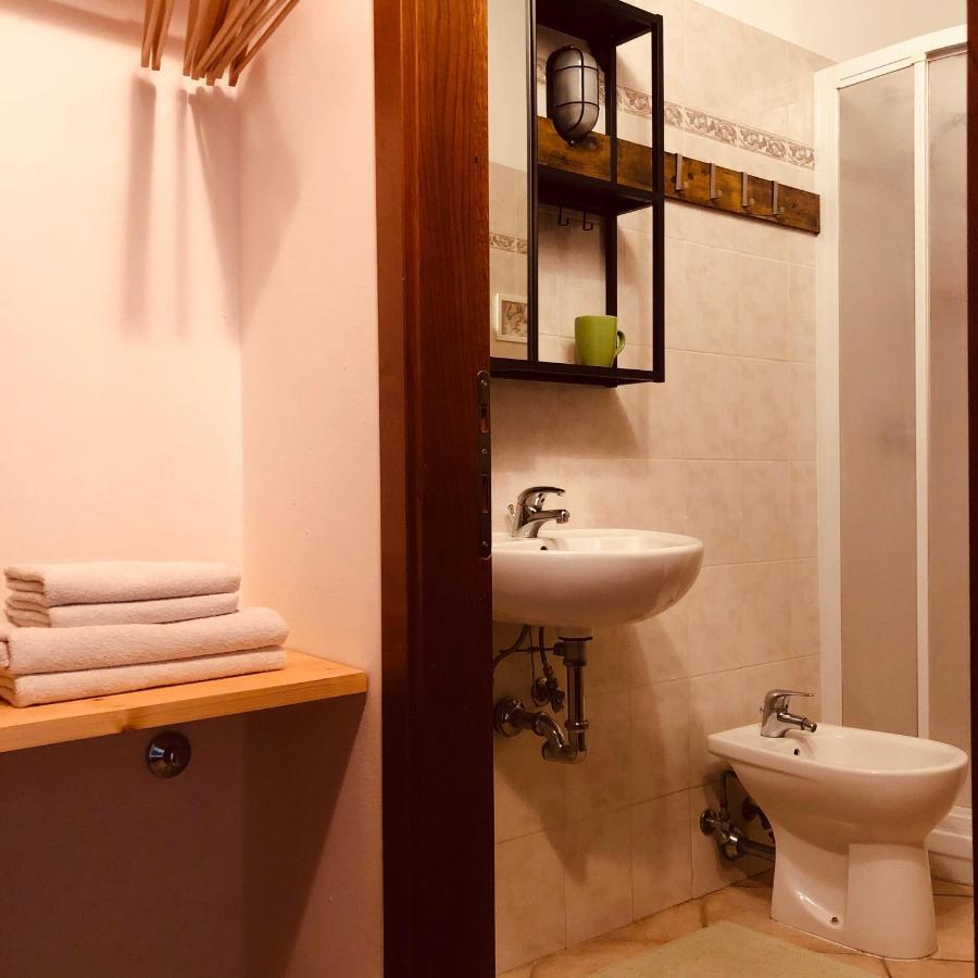 Anitta Guesthouse Кастането Кардучи Екстериор снимка